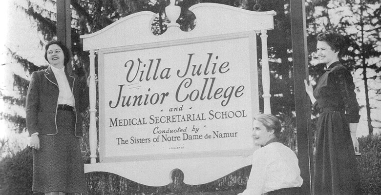 villa julie sign