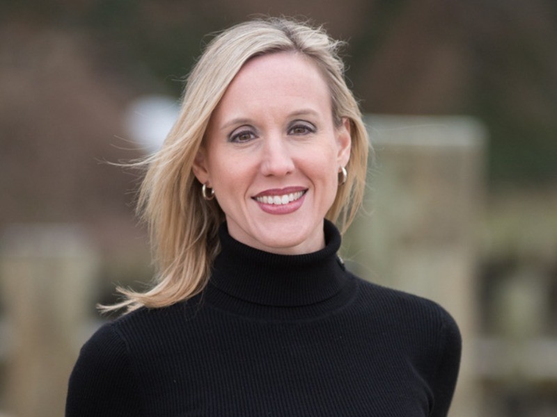 Stevenson Welcomes Visiting Writer Erika Robuck ’99 for Reading and Discussion